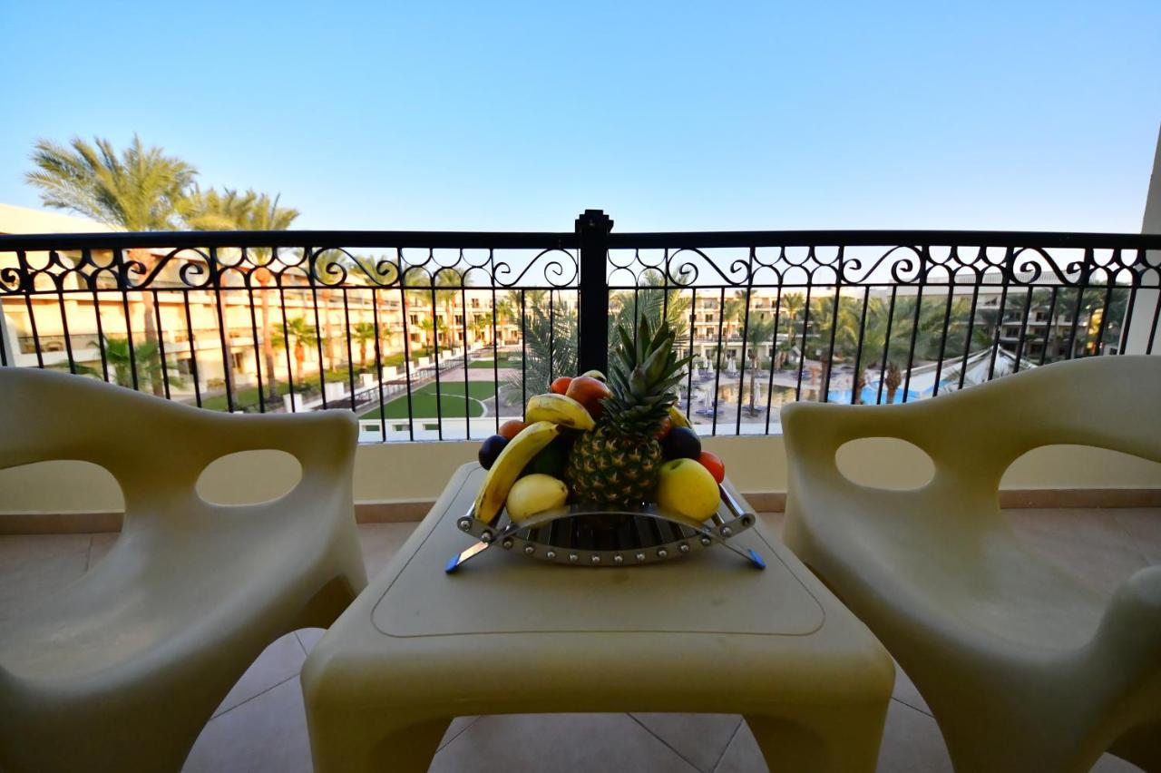 Xperience Kiroseiz Aquapark Premier-Naama Bay Hotel Sharm el-Sheikh Luaran gambar A balcony at a hotel